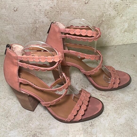 Lucky Brand Lameer Pink Scallop Strappy Block Heel Sandals Fairy Cottage Comfort - Picture 3 of 11